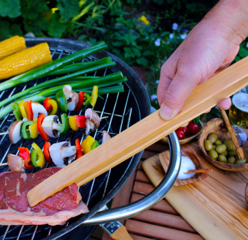 Grillen mit der Grillzange