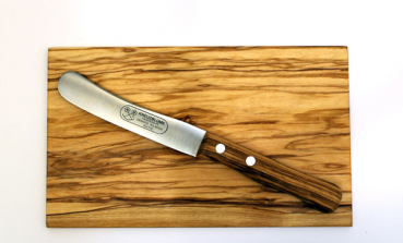 Olivenholzbrettchen mit Messer